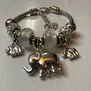 New Source Unknown Silver Elephant Charm Bracelet